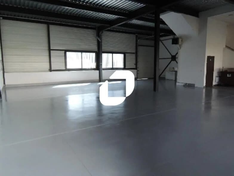 Local d’activités dans Montévrain à louer - Photo de l’immeuble – Image 2 sur 2