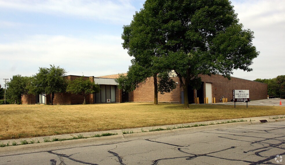 1550 W Bryn Mawr Ave, Itasca, IL à louer - Photo principale – Image 1 sur 5