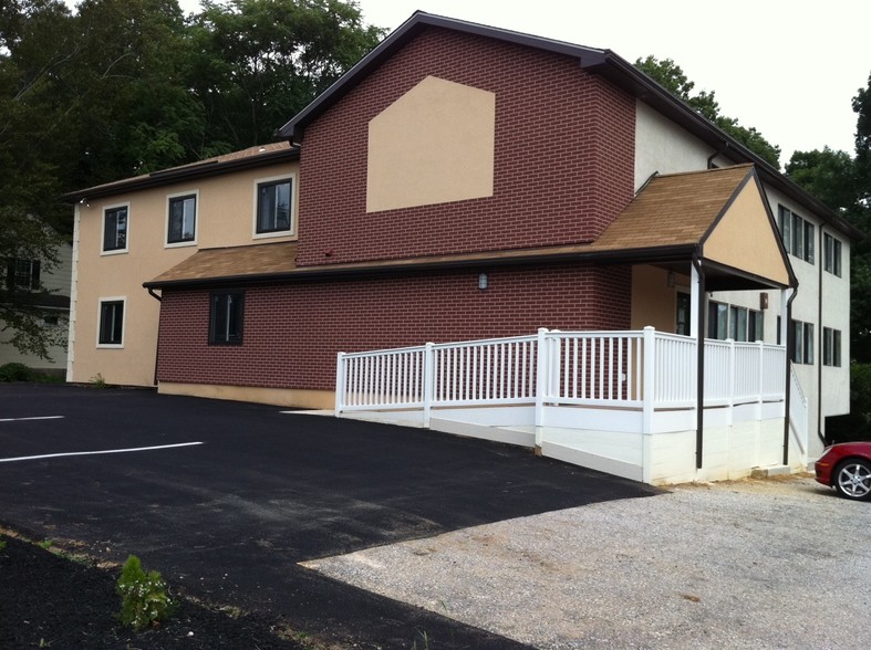 530 E Joppa Rd, Towson, MD à louer - Photo de l’immeuble – Image 3 sur 13