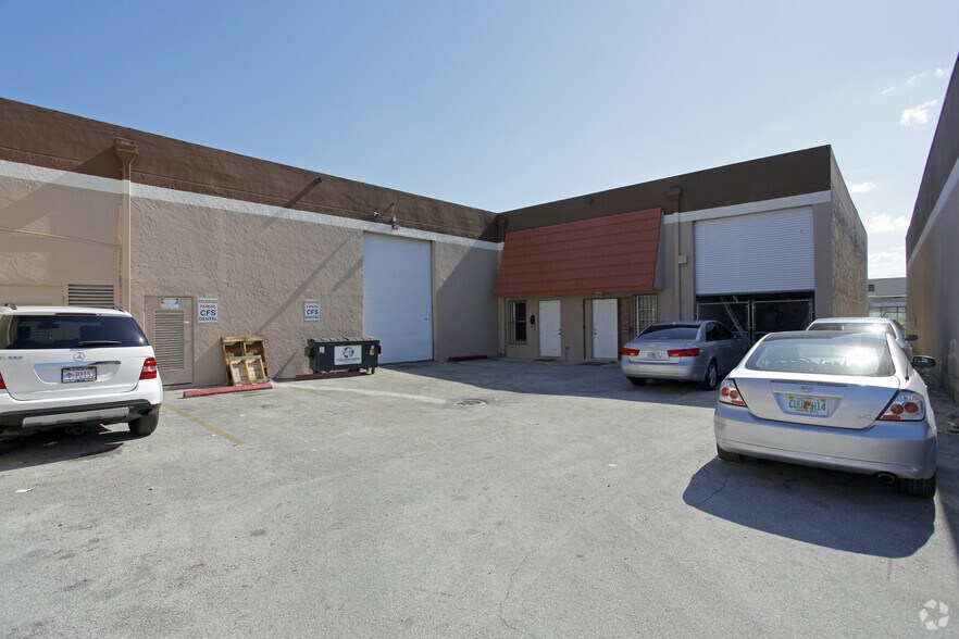 7740 W 2nd Ct, Hialeah, FL à vendre - Photo de l’immeuble – Image 3 sur 3