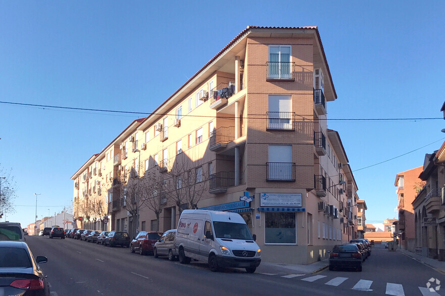 Avenida San Crispín, 59, Fuensalida, Toledo à vendre - Photo de l’immeuble – Image 2 sur 2