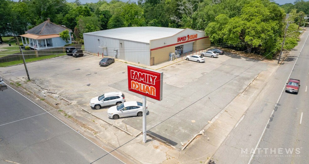 710 W Main St, Ville Platte, LA à louer - Photo de l’immeuble – Image 3 sur 3