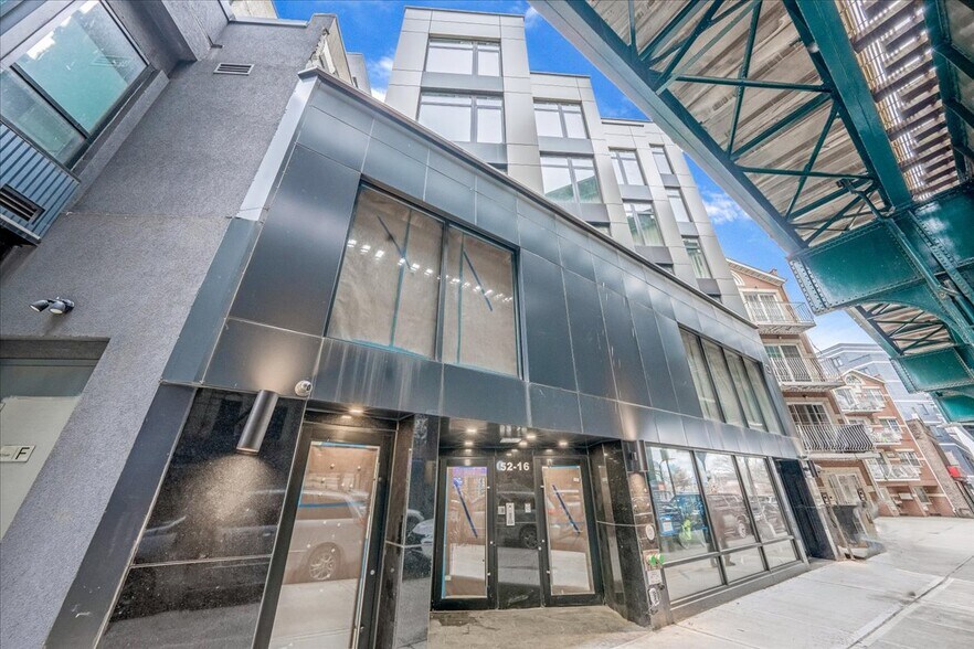 5216 Roosevelt Ave, Woodside, NY à vendre - Photo de l’immeuble – Image 2 sur 11