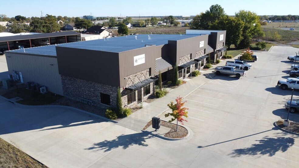 912-922 E Warren St, Gardner, KS à louer - Photo de l’immeuble – Image 3 sur 37