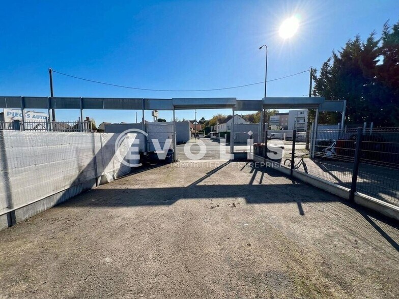 Local d’activités dans Linas à louer - Photo de l’immeuble – Image 2 sur 5