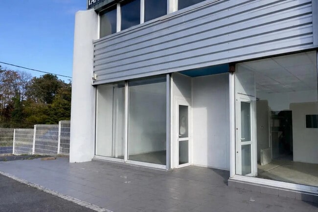 Plus de détails pour Local commercial à vendre