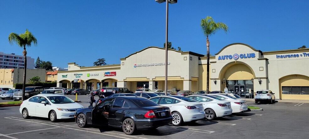 323-401 E Main St, Alhambra, CA à louer - Photo de l’immeuble – Image 3 sur 6