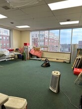 24 Crescent St, Waltham, MA à louer Photo intérieure– Image 2 sur 2