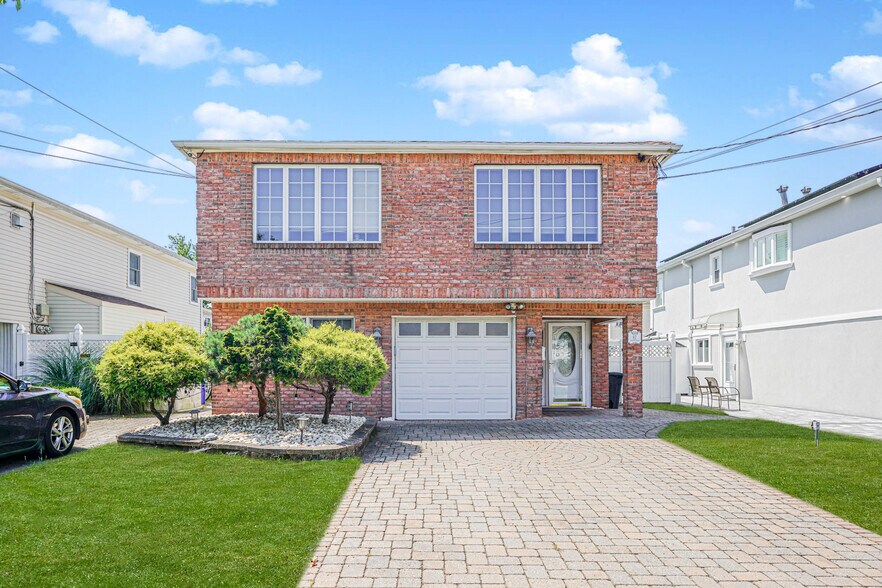87 Amsterdam Ave, Staten Island, NY à vendre - Photo de l’immeuble – Image 2 sur 3