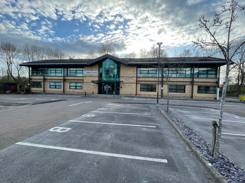 Warrington Rd, Warrington à louer - Photo principale – Image 1 sur 12
