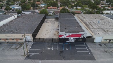 3630 E 10th Ct, Hialeah, FL à louer Photo intérieure– Image 2 sur 9