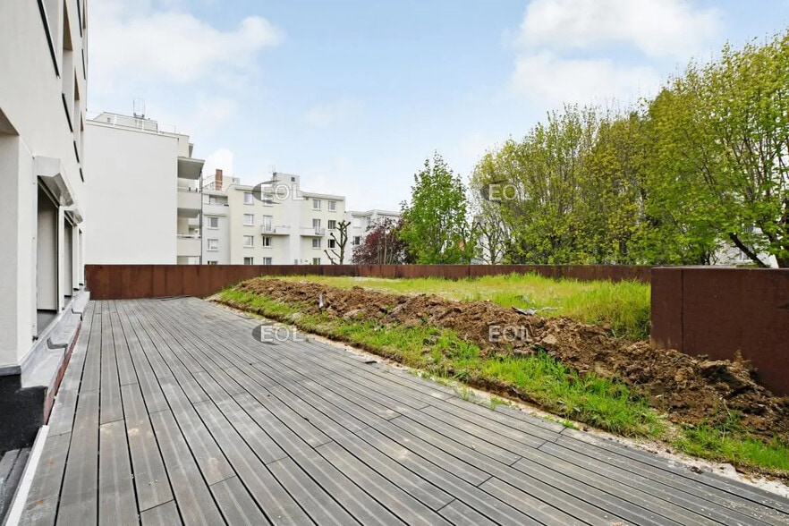 Bureau dans Gentilly à vendre - Photo de l’immeuble – Image 3 sur 13