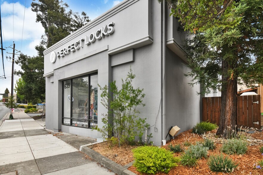 635 Ygnacio Valley Rd, Walnut Creek, CA à vendre - Photo de l’immeuble – Image 3 sur 27