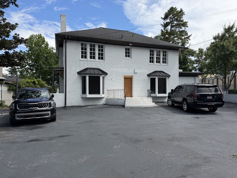 3201 NE Peachtree Rd, Atlanta, GA à louer - Photo de l’immeuble – Image 1 sur 9