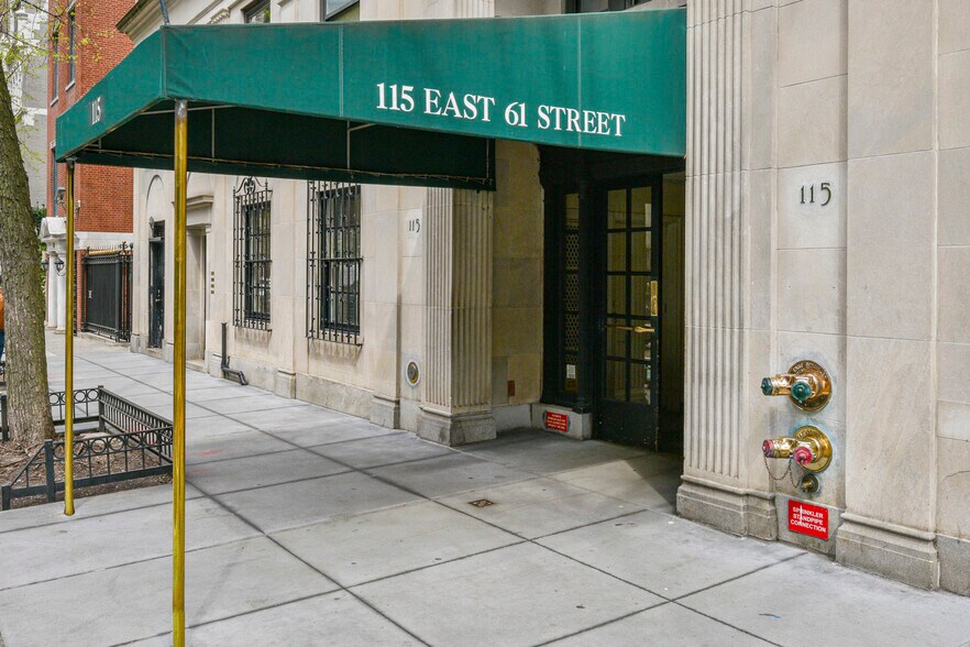 115 E 61st St, New York, NY à louer - Photo de l’immeuble – Image 1 sur 10