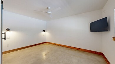 902 Main St, Blanco, TX à louer Numérisation 3D Matterport– Image 1 sur 6