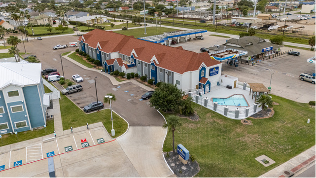 355 E Goodnight Ave, Aransas Pass, TX à vendre - Photo de l’immeuble – Image 3 sur 24