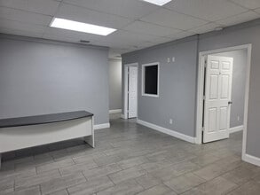 2333 N State Road 7, Margate, FL à louer Photo intérieure– Image 1 sur 6