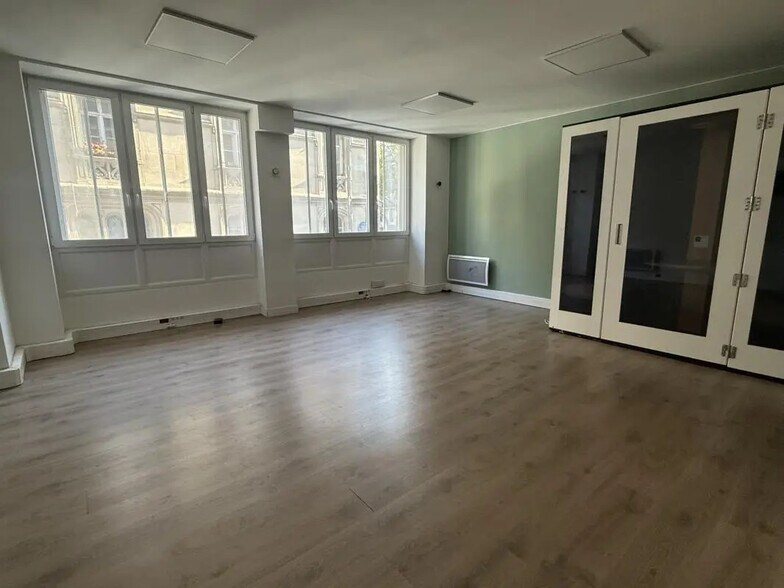 Bureau dans Paris à louer - Photo de l’immeuble – Image 3 sur 9