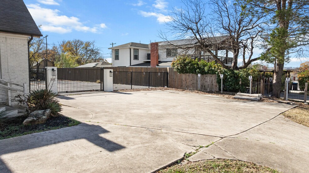 2620 Scott Ave, Fort Worth, TX à vendre - Photo de l’immeuble – Image 2 sur 26