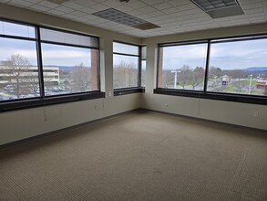 1100 Berkshire Blvd, Wyomissing, PA à louer Photo intérieure– Image 2 sur 8