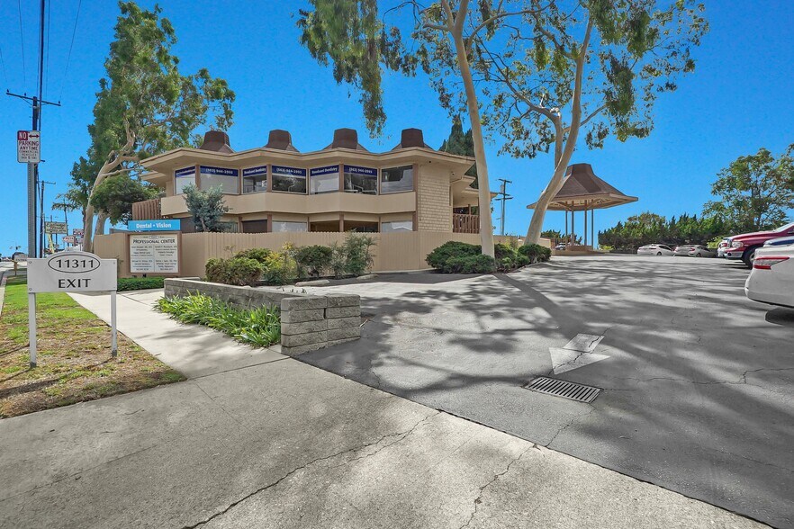11311 La Mirada Blvd, Whittier, CA à louer - Photo de l’immeuble – Image 3 sur 8