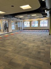 310 Broadway Ave S, Rochester, MN à louer Photo intérieure– Image 2 sur 10