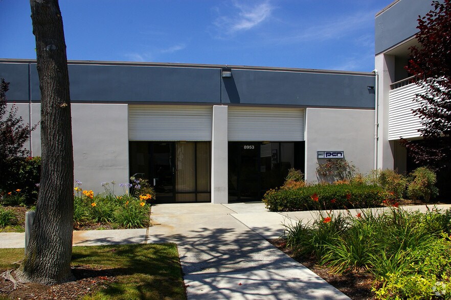 8953-8993 Complex Dr, San Diego, CA à louer - Photo principale – Image 1 sur 2