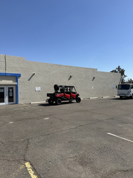 4636 E McDowell Rd, Phoenix, AZ à vendre - Photo de l’immeuble – Image 2 sur 19