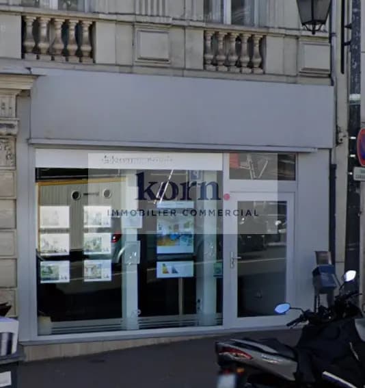 Local commercial dans Saint-Cloud à louer Photo de l’immeuble– Image 1 sur 5