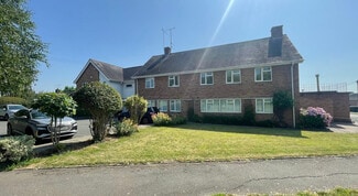 Plus de détails pour 48 Station Rd, Pershore - Santé à vendre