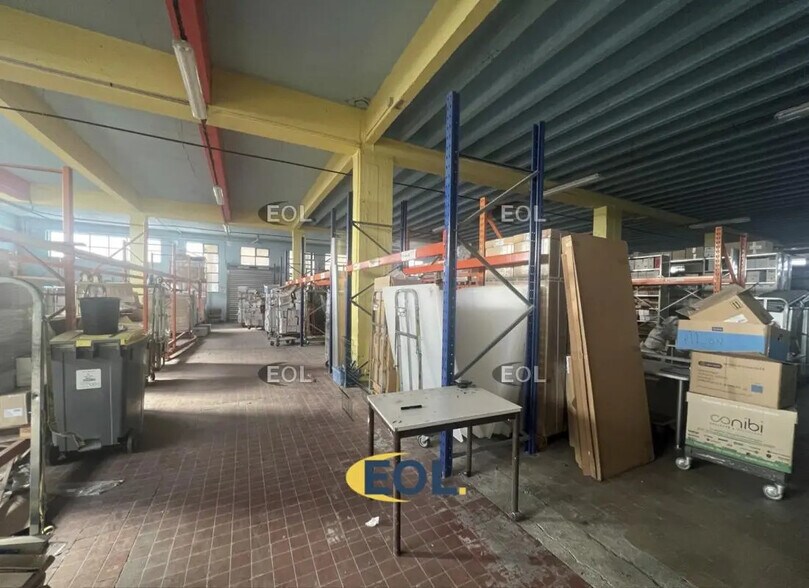 Local d’activités dans Bobigny à louer - Photo de l’immeuble – Image 1 sur 14