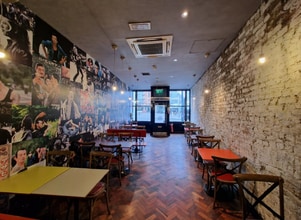 22 Putney High St, Londres à louer Photo intérieure– Image 2 sur 4