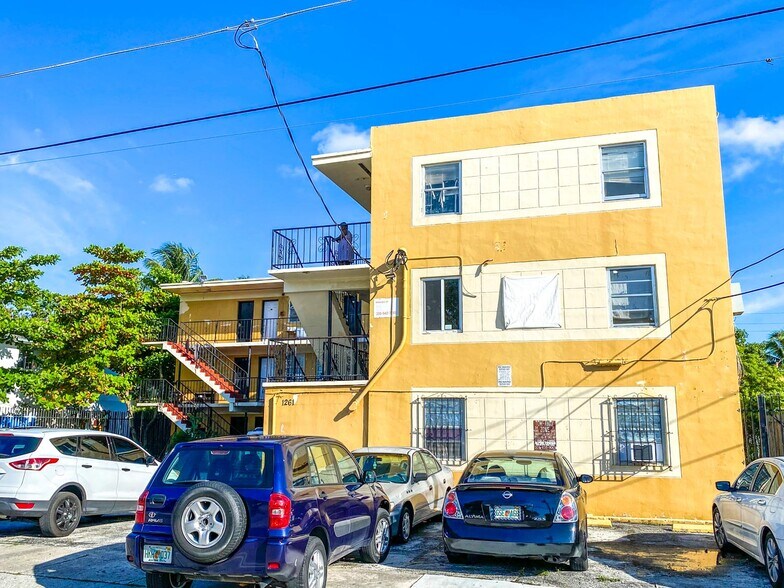 305, 311 & 315 Navarre Ave Portfolio portefeuille de 2 biens à vendre sur LoopNet.fr - Photo principale – Image 3 sur 11