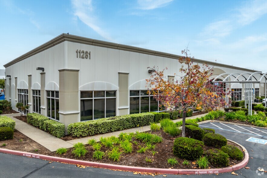 11281 Pyrites Way, Rancho Cordova, CA à louer - Photo principale – Image 1 sur 9