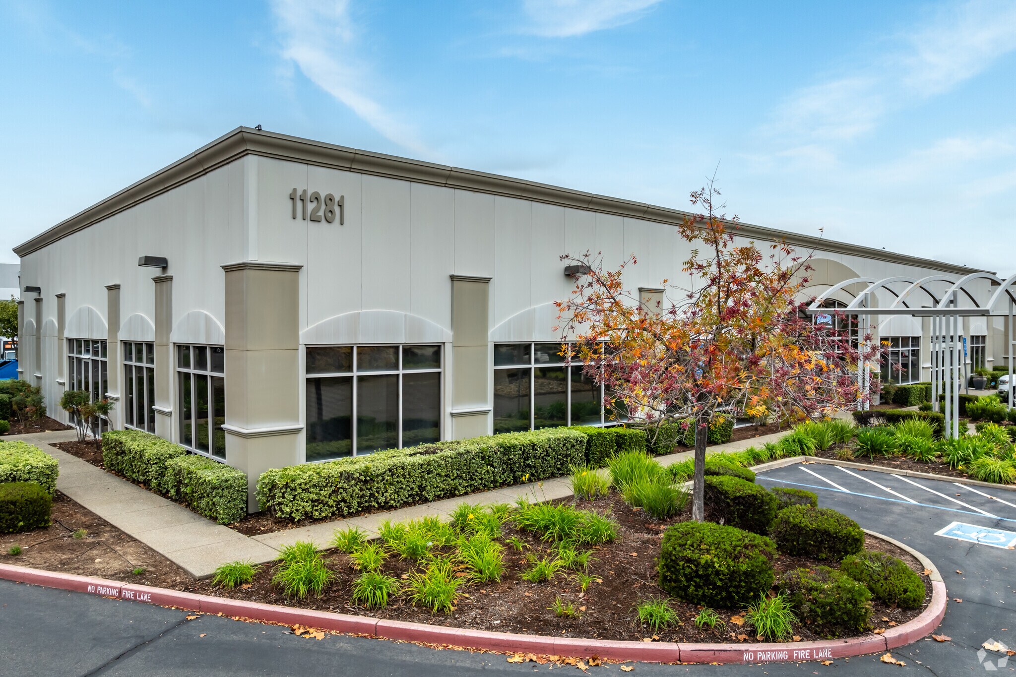 11281 Pyrites Way, Rancho Cordova, CA à louer Photo principale– Image 1 sur 10