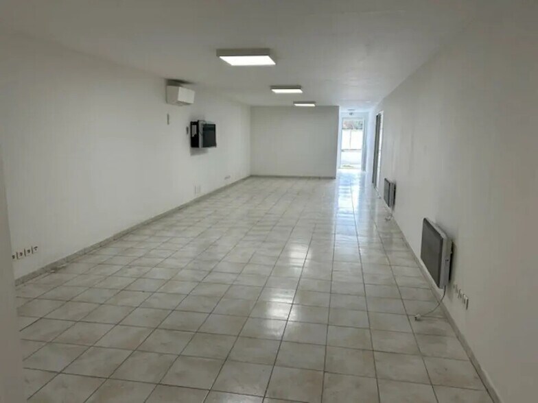 Local d’activités dans PLAN-D'ORGON à louer - Photo intérieure – Image 3 sur 6