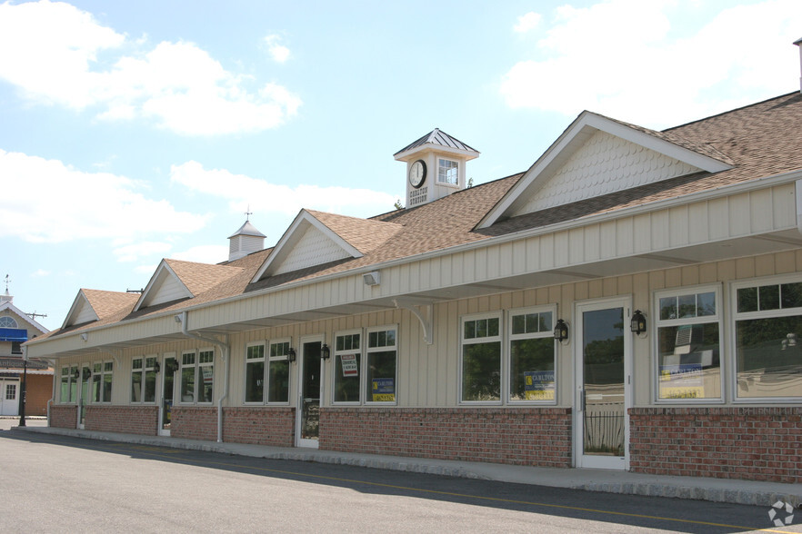 2 Monmouth Ave, Freehold, NJ à louer - Photo principale – Image 2 sur 4