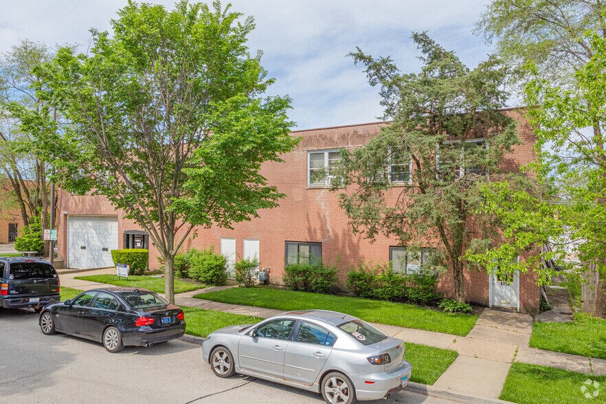 8040 Ridgeway Ave, Skokie, IL à vendre - Photo de l’immeuble – Image 2 sur 13