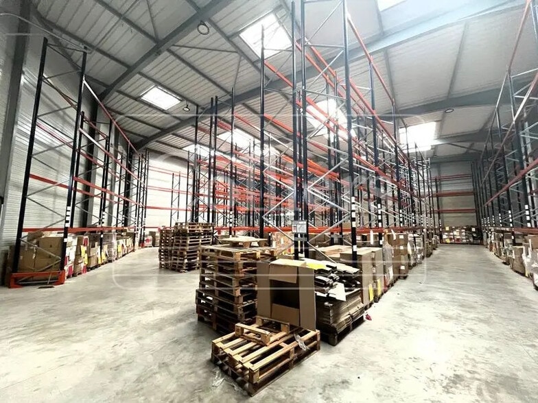 Local d’activités dans Roquefort-la-Bédoule à louer - Photo intérieure – Image 1 sur 9