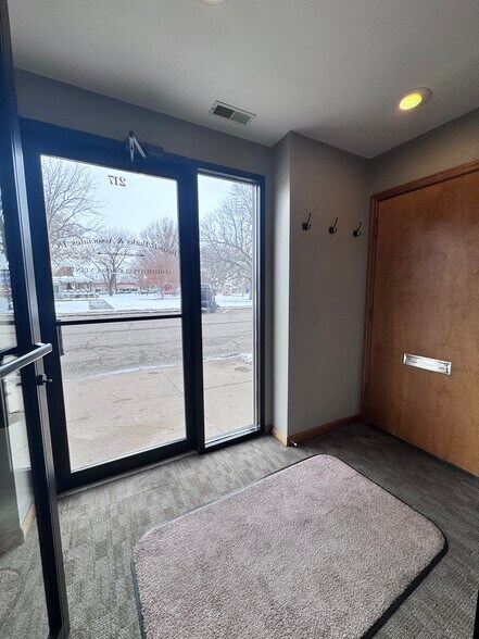 217 N Randolph St, Macomb, IL à vendre - Photo de l’immeuble – Image 3 sur 34