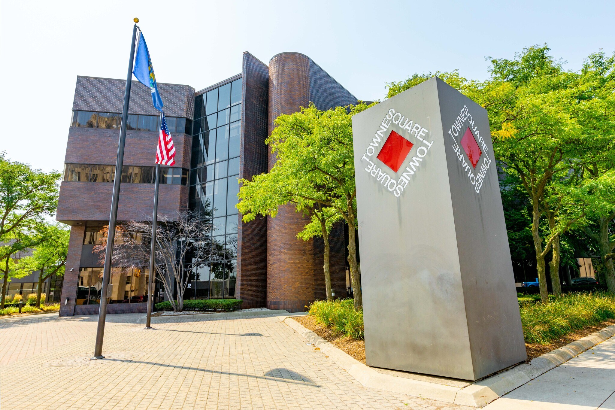 10 S Main St, Mount Clemens, MI à louer Photo principale– Image 1 sur 14