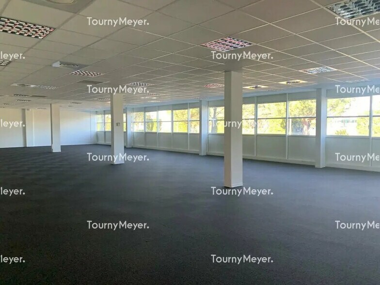 Bureau dans Mérignac à louer - Photo de l’immeuble – Image 2 sur 12