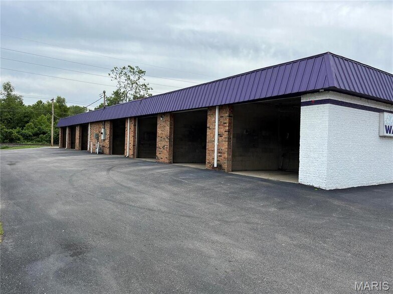844 S Morrison Ave, Collinsville, IL à vendre - Photo de l’immeuble – Image 2 sur 12