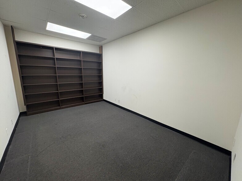 10934-10940 Portal Dr, Los Alamitos, CA à louer - Photo de l’immeuble – Image 3 sur 10