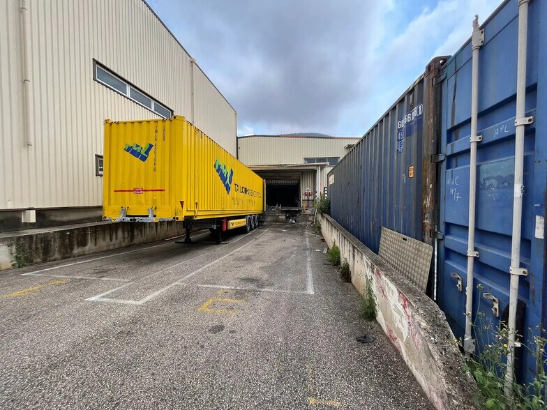 Industriel/Logistique dans Aubagne à louer - Photo de l’immeuble – Image 2 sur 12