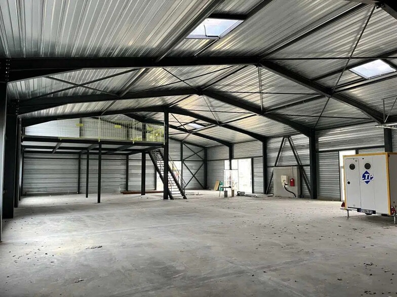 Local d'activités dans Le Bouscat à vendre - Photo de l’immeuble – Image 1 sur 11