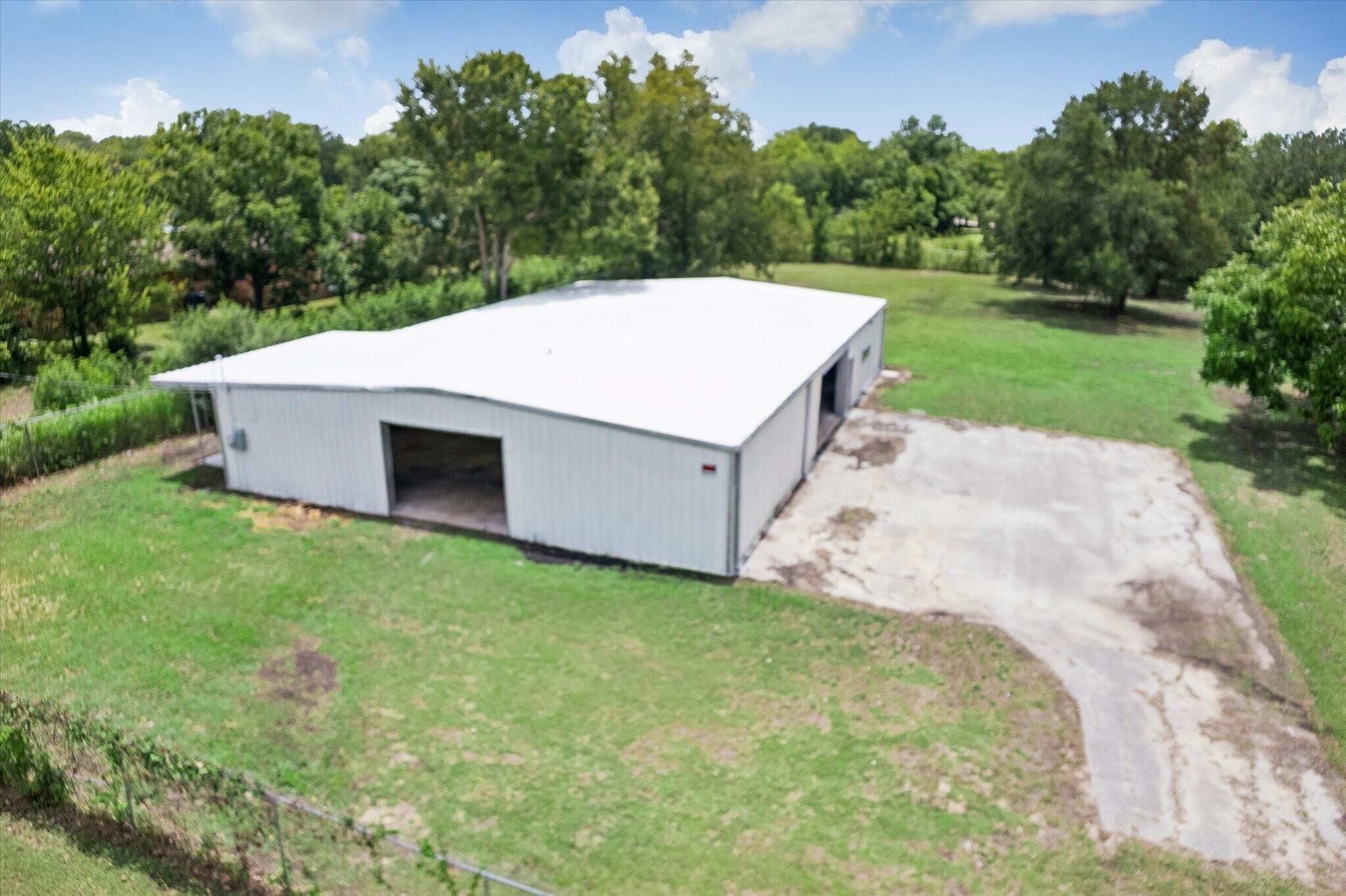 610 New York St, Navasota, TX à louer Photo de l’immeuble– Image 1 sur 12