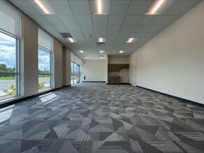 16200 Ben Hill Griffin Pky, Fort Myers, FL à louer Photo intérieure– Image 1 sur 8