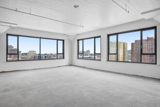 3575 Boul Saint-Laurent, Montréal, QC à louer Photo intérieure– Image 1 sur 4